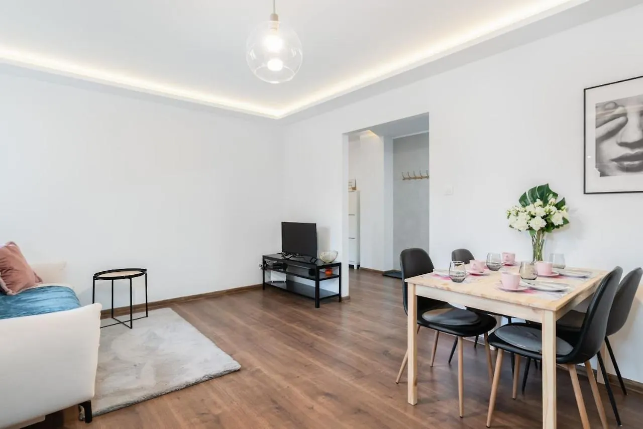 Kosinkiego Apartament Poznan By Noclegi Renters 0*,  Polska